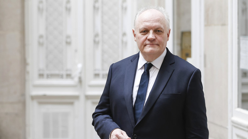 François Asselineau en garde à vue pour des accusations de harcèlement et d'agressions sexuelles