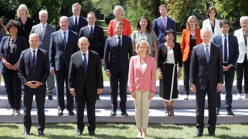 Onze ministres membres du club du Siècle ?