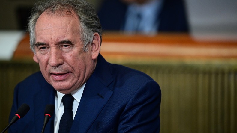 François Bayrou : «4 000 euros par mois, pour moi, c'est la classe moyenne»