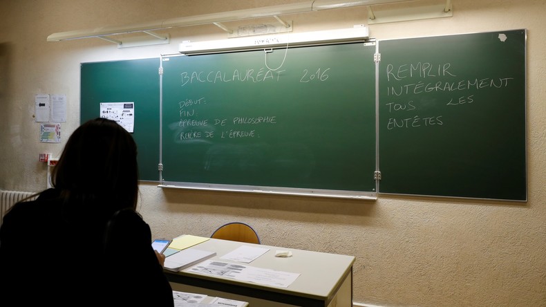 Un professeur dit avoir été placé sous protection policière après une tribune défendant Samuel Paty