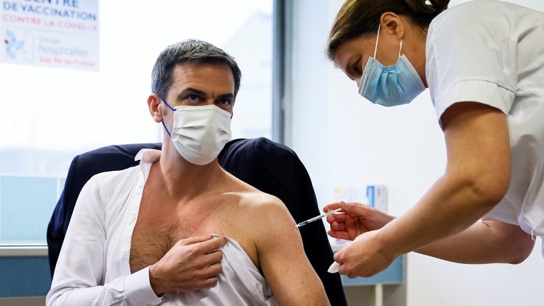 Première dose du vaccin contre le Covid-19 pour Olivier Véran