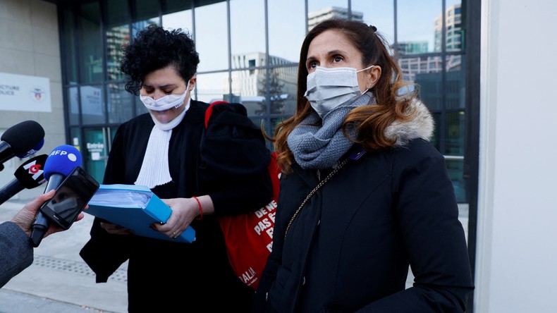 «Donner le courage à d'autres» : la fille de Berry se confie sur sa plainte pour viol sur mineur