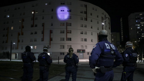 La police municipale patrouille à Nice (Alpes-Maritimes) lors du premier confinement, le 8 avril 2020 (image d'illustration).