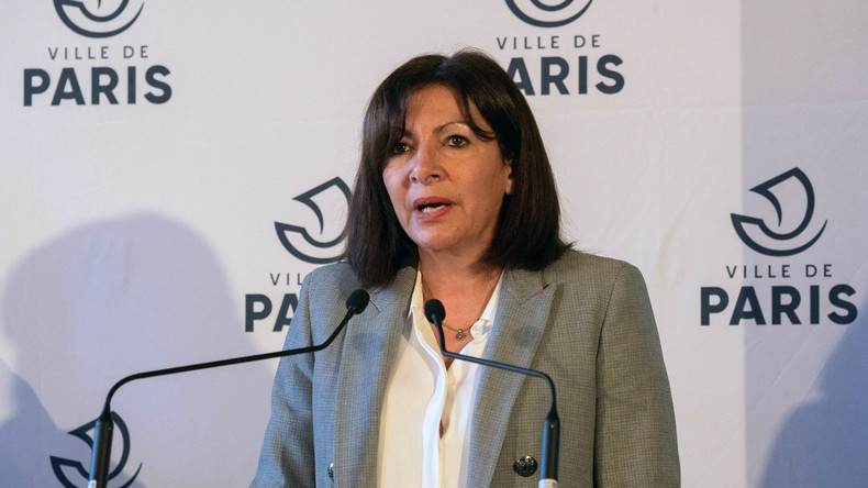 Cours en plein air, révision du bac dans les musées : les propositions d'Hidalgo face au Covid