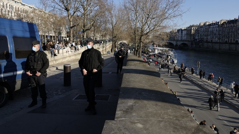 Ile-de-France : vers un confinement le week-end ?