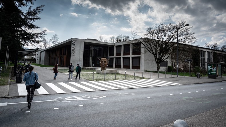 Grenoble : l'un des enseignants accusés d'islamophobie déplore le manque de soutien de ses collègues