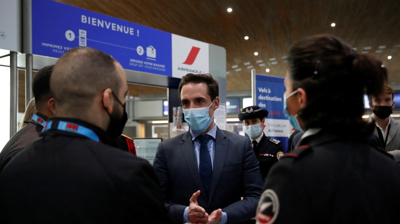 Vols Paris/DOM-TOM : Djebbari évoque un «pass sanitaire numérique» aérien à l'essai chez Air France