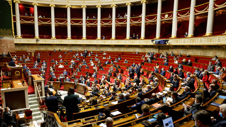 Violences sexuelles : les députés valident l'âge de non-consentement à 15 ans