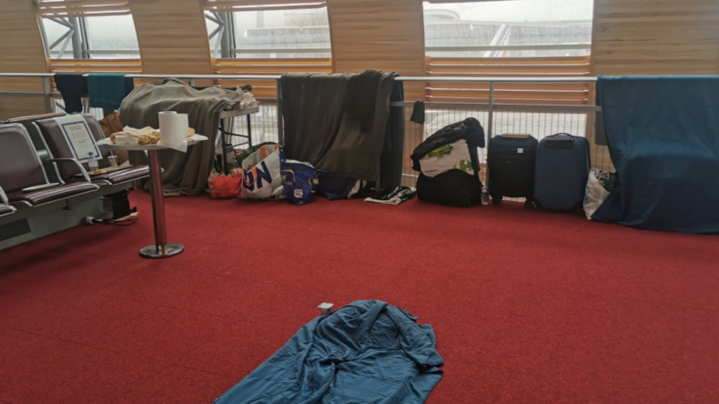 Covid-19 : des passagers algériens bloqués depuis trois semaines à l'aéroport de Roissy CDG