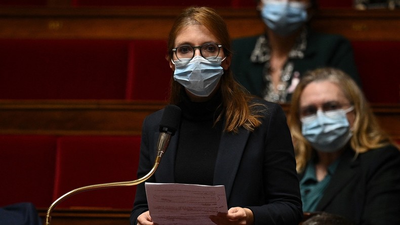 Une situation «douloureuse pour ceux qui ont perdu la vie» : la maladresse de Bergé agite Twitter