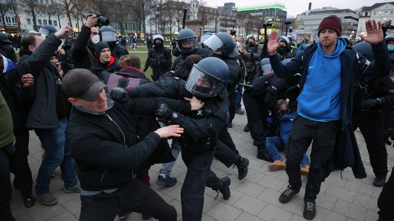 Londres, Amsterdam, Madrid... Plusieurs manifestations en Europe contre les restrictions anti-Covid