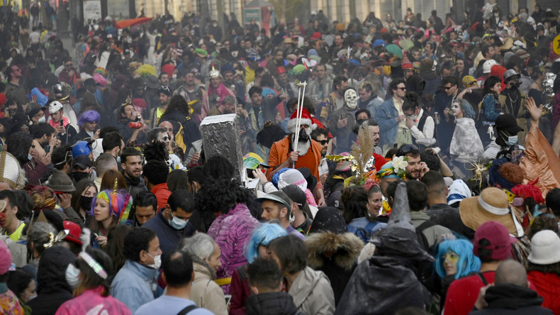 Annecy, Lyon, Marseille... les rassemblements se multiplient malgré les mesures anti-Covid