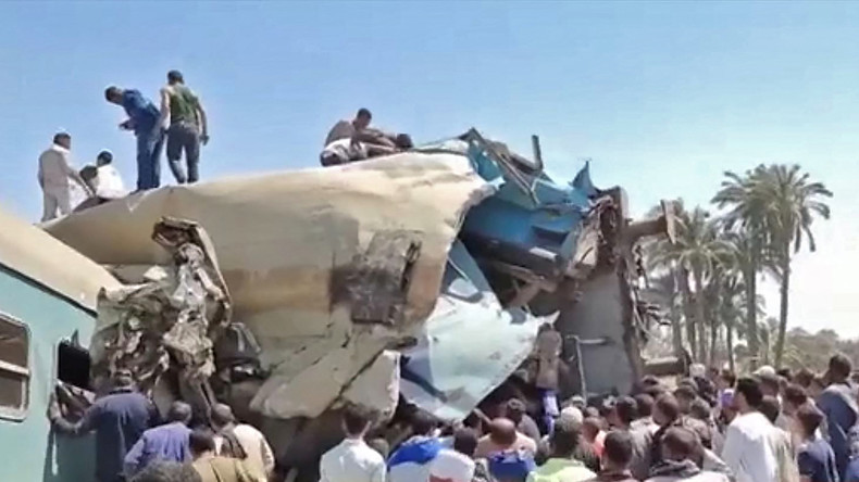 Au moins 19 morts dans une collision entre deux trains en Egypte