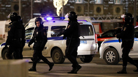 Le 19 décembre 2019, des policiers russes sécurisent la rue à Moscou (image d'illustration).
