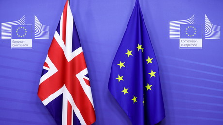 Le drapeau britannique et celui de l'UE à Bruxelles le 9 décembre 2020 (image d'illustration).