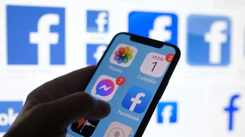 Un média militant soutien des Gilets jaunes menacé de suppression par Facebook