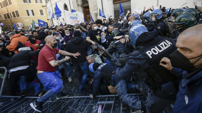Italie : heurts entre restaurateurs et forces de l'ordre lors d’une manifestation anti-confinement