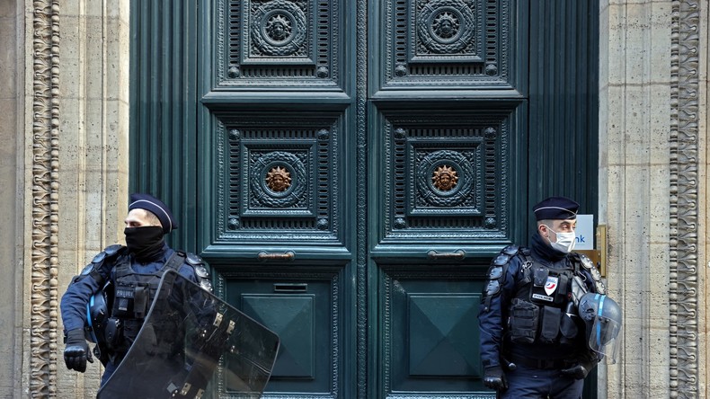 Dîners clandestins présumés : perquisition au Palais Vivienne