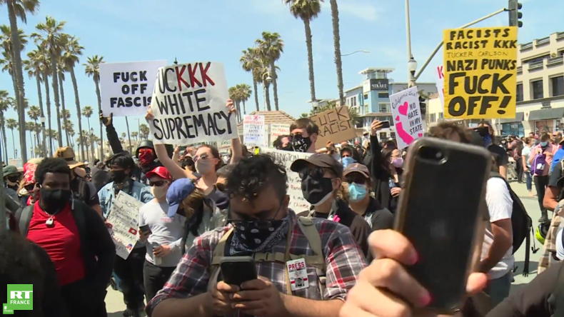 Etats-Unis : tensions après l'organisation d'un rassemblement «White Lives Matter» en Californie