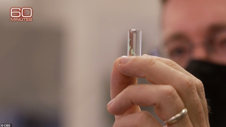 Le Pentagone présente une puce à insérer sous la peau pour détecter le Covid-19