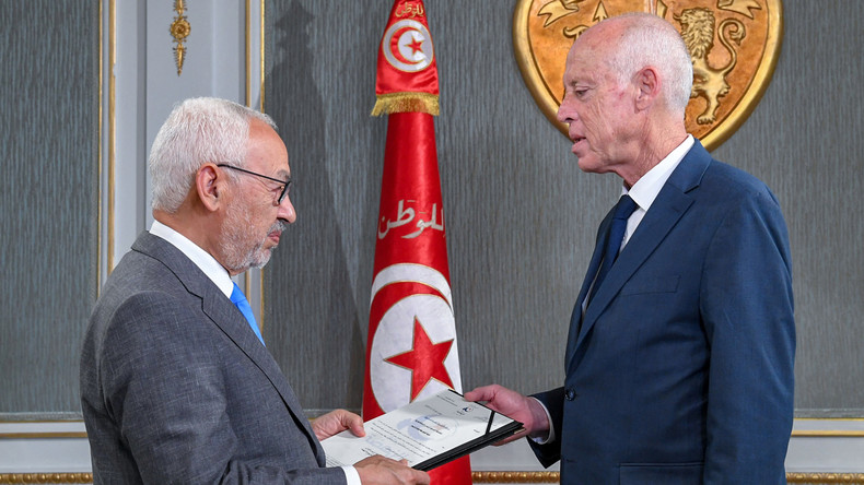 Tunisie : le parti islamiste Ennahdha accuse le président de verser dans l'autoritarisme