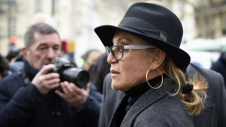 «Aucun contact avec le gouvernement»: citée pour faire la promotion de l'AstraZeneca, Sheila dément