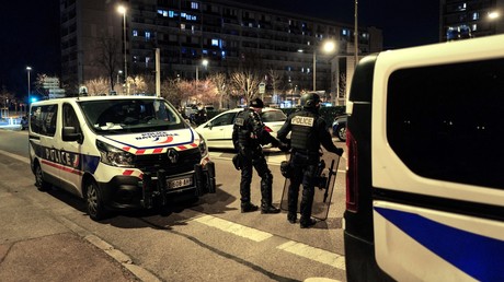 Des policiers en mission de sécurisation à Bron (Rhône), mars 2021 (image d'illustration).