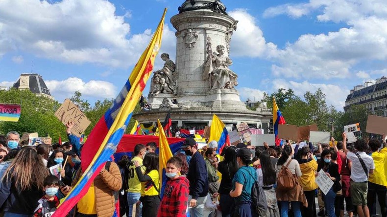 Paris : quelques milliers de manifestants se sont rassemblés en solidarité avec la Colombie
