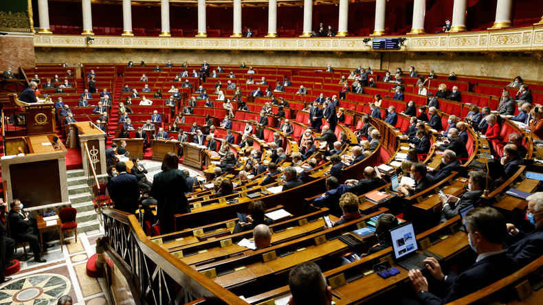 L'Assemblée nationale ouvre la voie à la mise en place du pass sanitaire contre le Covid-19