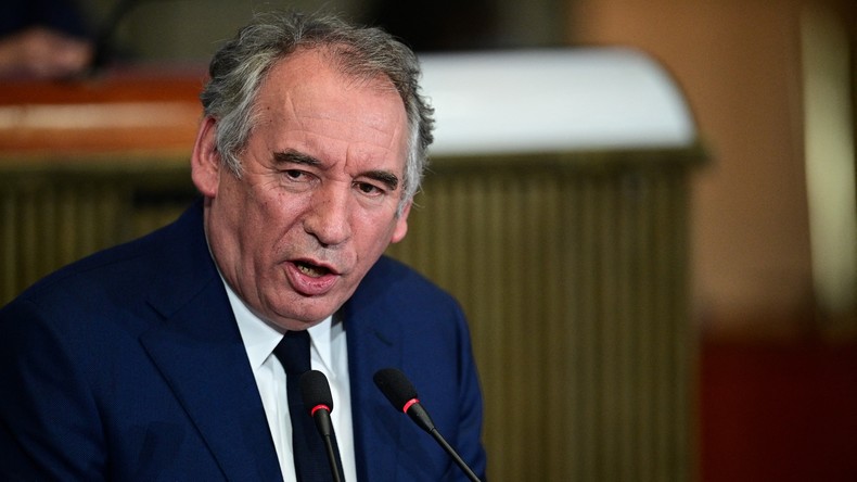 Immigration et natalité, les deux leviers du «pacte démographique» proposé par François Bayrou