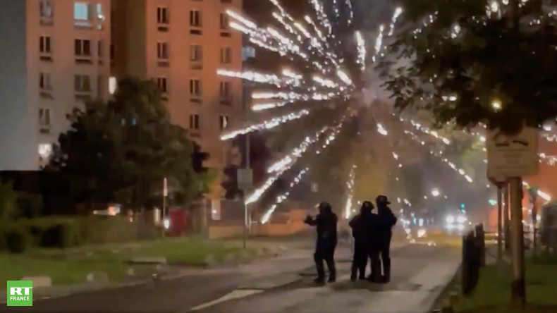 Véhicules incendiés et tirs de mortiers d'artifice : nuit de violences dans une cité à Argenteuil