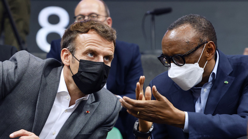Génocide au Rwanda : Le Pen regrette une repentance permanente, Mélenchon salue les propos de Macron