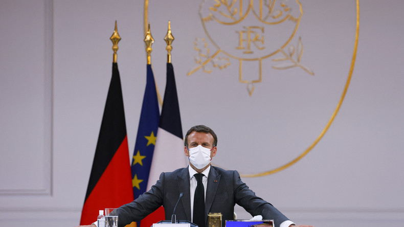 Emmanuel Macron annonce avoir été vacciné contre le Covid-19