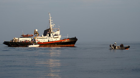 Un bateau de la police italienne des finances patrouille près de l'île de Lampedusa, le 31 août 2019 (image d'illustration).