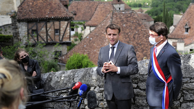 Masques, vaccins, vacances... les annonces d'Emmanuel Macron