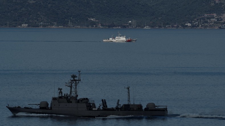 Mer Egée : les garde-côtes grecs accusent un patrouilleur turc d'avoir endommagé un de leurs navires