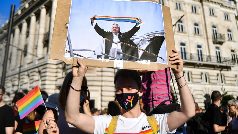 La Hongrie interdit de promouvoir l'homosexualité auprès des mineurs