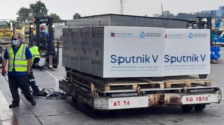 Des caisses contenant des doses de vaccin russe Spoutnik V, dans un aéroport du Guatemala (image d'illustration).