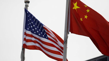 Des drapeaux chinois et américains photographiés à Pékin (Chine), le 21 janvier 2021 (illustration).