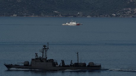 Un navire militaire turc patrouille autour de l'île de Lesbos le 6 mars 2020 (image d'illustration).