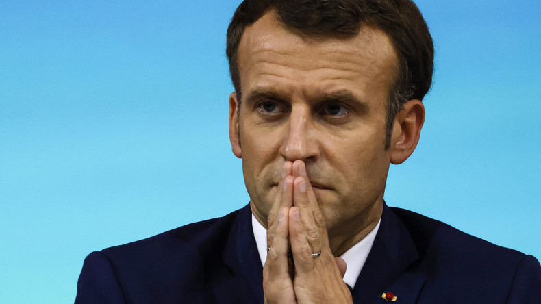«Je vois la société se racialiser progressivement», s'inquiète Macron dans un entretien à Elle