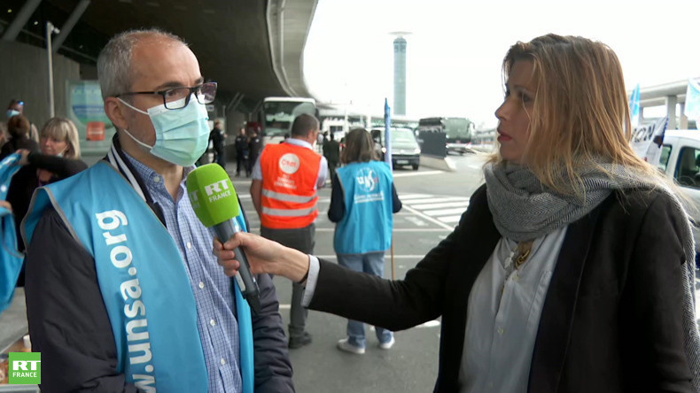Grève aux aéroports de Paris : les manifestants dénoncent la «trahison» d'ADP (VIDEO)