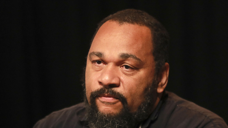 Trois condamnations, quatre mois de prison et 15 000 euros d'amende en une journée pour Dieudonné