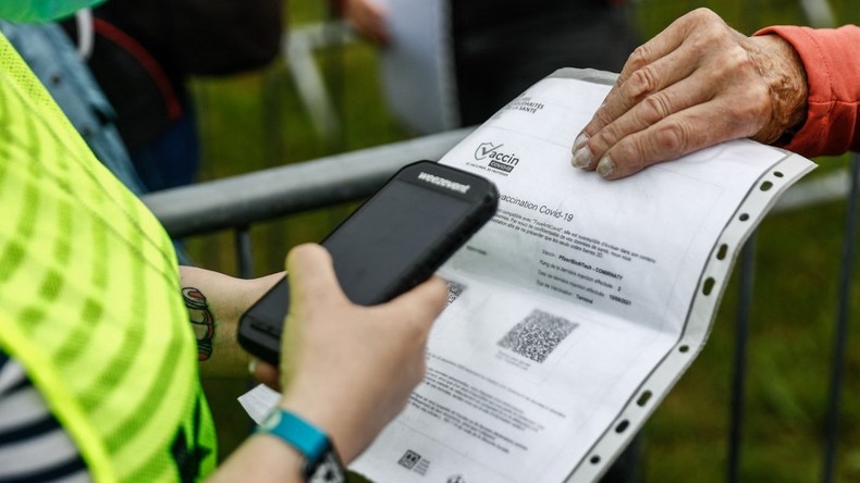 Le Conseil d'Etat valide la décision d'extension du pass sanitaire annoncée par Macron