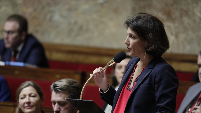 Un homme condamné à une amende pour avoir insulté des députés favorables au pass sanitaire