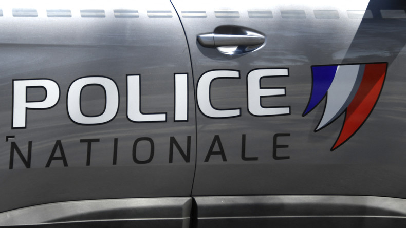 Un policier gravement brûlé par un tir de mortier d'artifice dans le Val-de-Marne