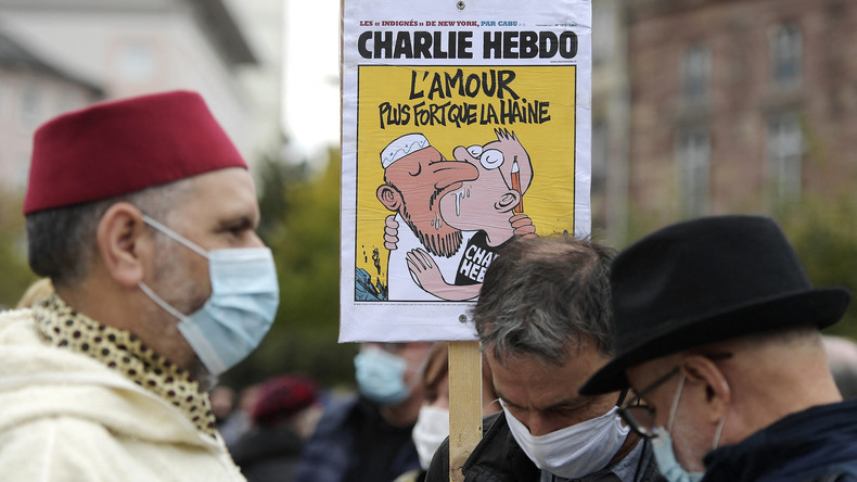 Une femme portant un t-shirt Charlie Hebdo poignardée dans un parc de Londres