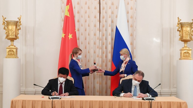 Net recul du dollar dans les échanges commerciaux entre la Russie et la Chine