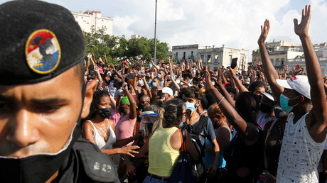 Des manifestants anti-gouvernement à La Havane, à Cuba, le 11 juillet 2021.