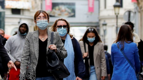 Une foule portant masque, à Paris le 27 mai 2021 (image d'illustration).